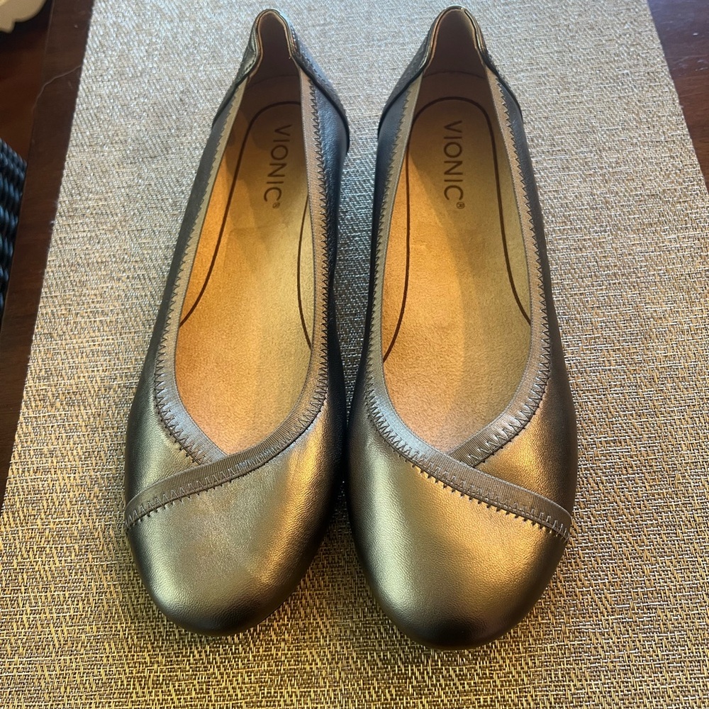 Vionic ballet‎ flats